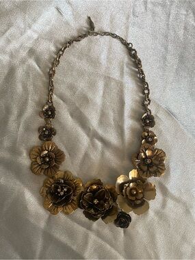 Chloe+Isabel Fairy gold tone floral appliqué statement necklace